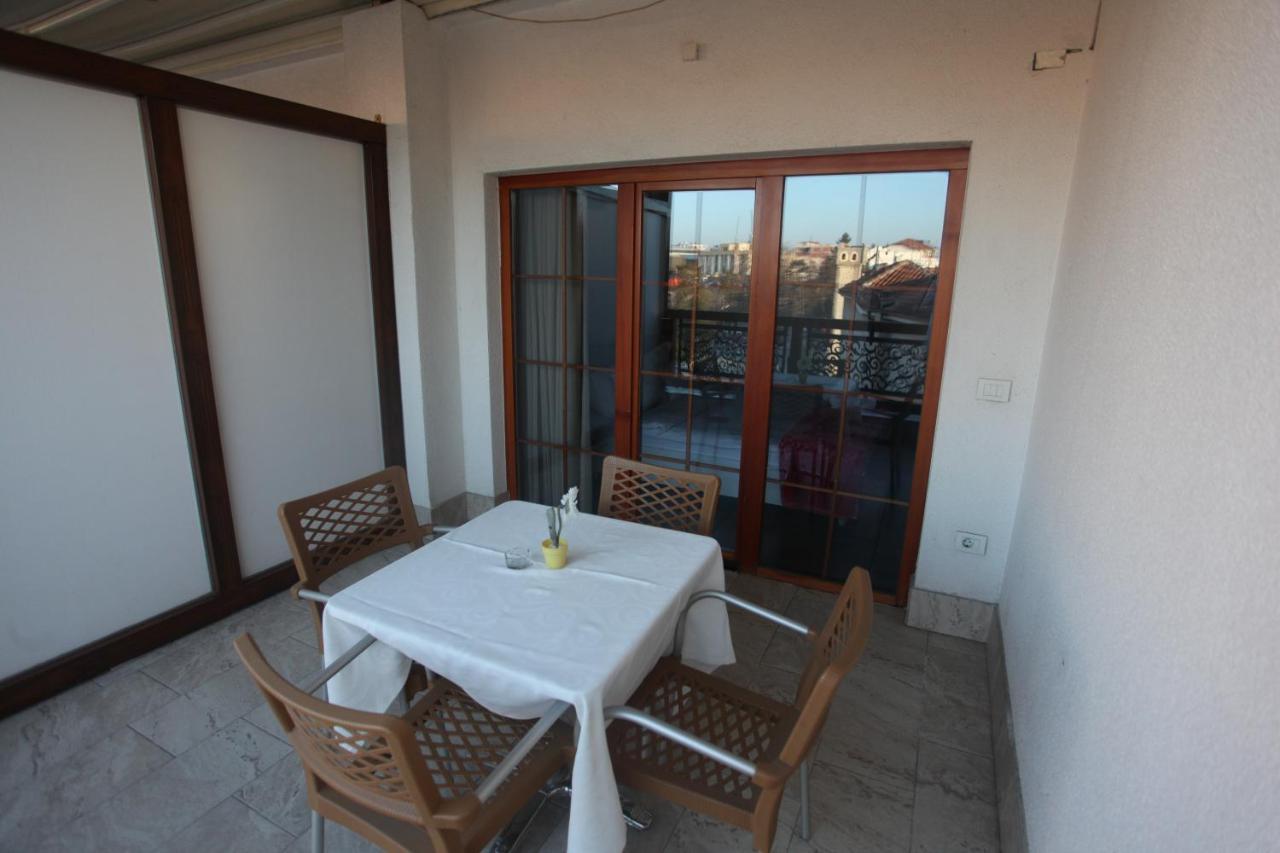 Hotel Happy Gjakova Exterior photo